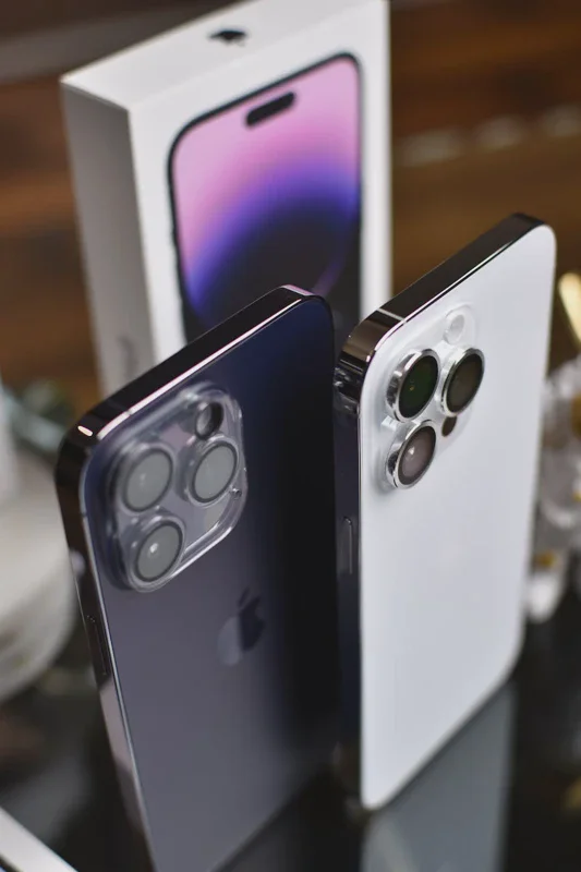 Adu Kamera iPhone 17 Pro Max vs Android Flagship 2026, Siapa Raja Sinematik Terbaru?