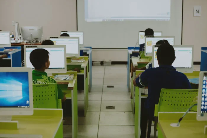 AI di Sekolah: Ancaman Ilusi Teknologi dan Upaya Menjaga 'Ruh' Pendidikan Terbaru 2026