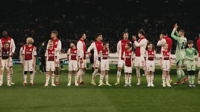 Ajax Terpuruk Musim Ini, Maarten Paes dkk Dijagokan Juara Eredivisie Tahun Depan
