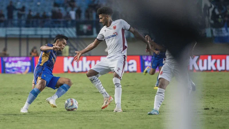 Persib vs Borneo FC: Adu Strategi Demi Takhta Juara di Makassar dan Jepara