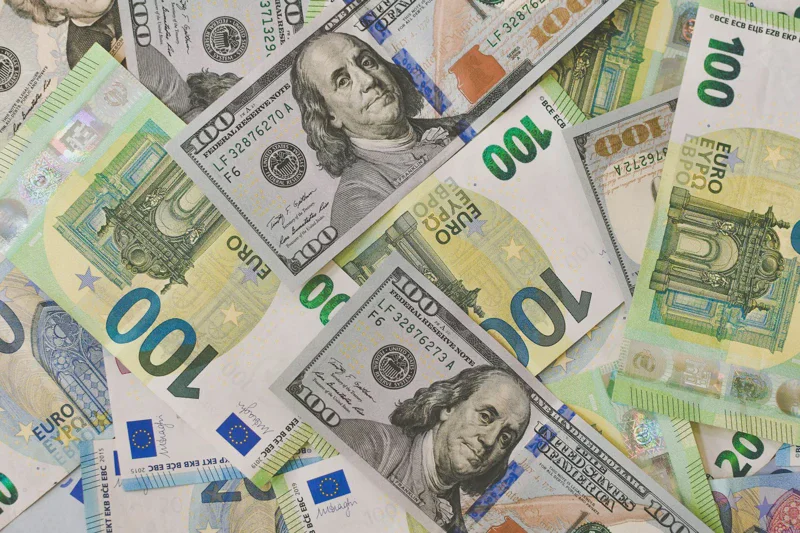 Rupiah Melemah ke Rp 17.600 per Dolar AS, Simak Prediksi Kurs Terbaru 2026