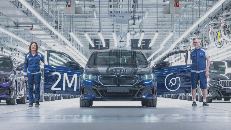 Tembus 2 Juta Unit, BMW Rayakan Rekor Produksi Mobil Listrik Terbaru