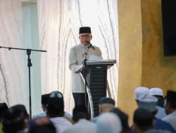 Taufan Pawe Buka Safari Ramadan di Masjid Terapung BJ Habibie